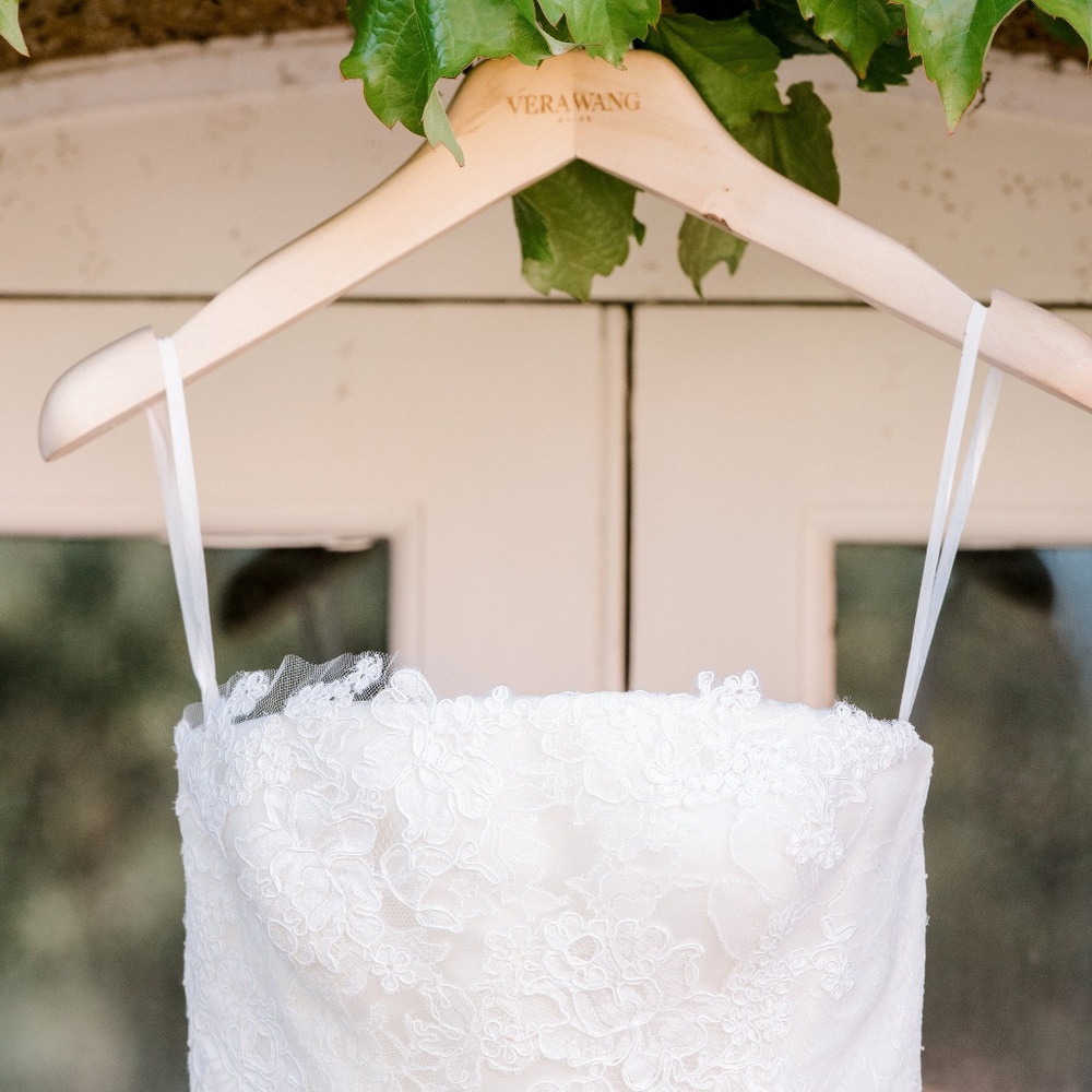 Vera Wang Eliza wedding dress. - Picture 2 of 7